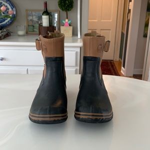 Sorel Short Slimpack Glow Rain Boots